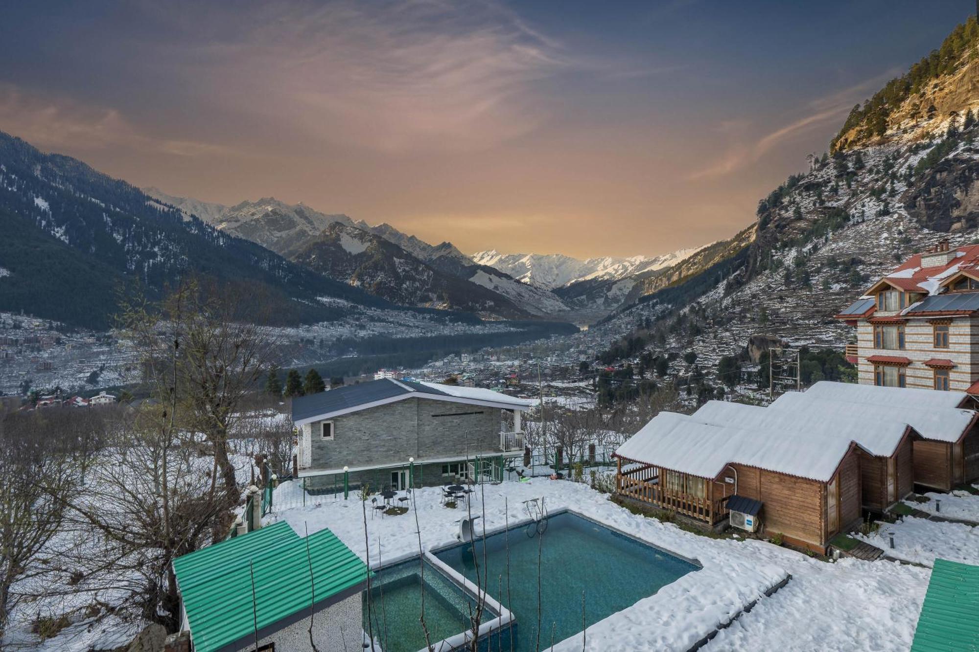 Готель Echor Himalayan Heights Luxe Manali Екстер'єр фото