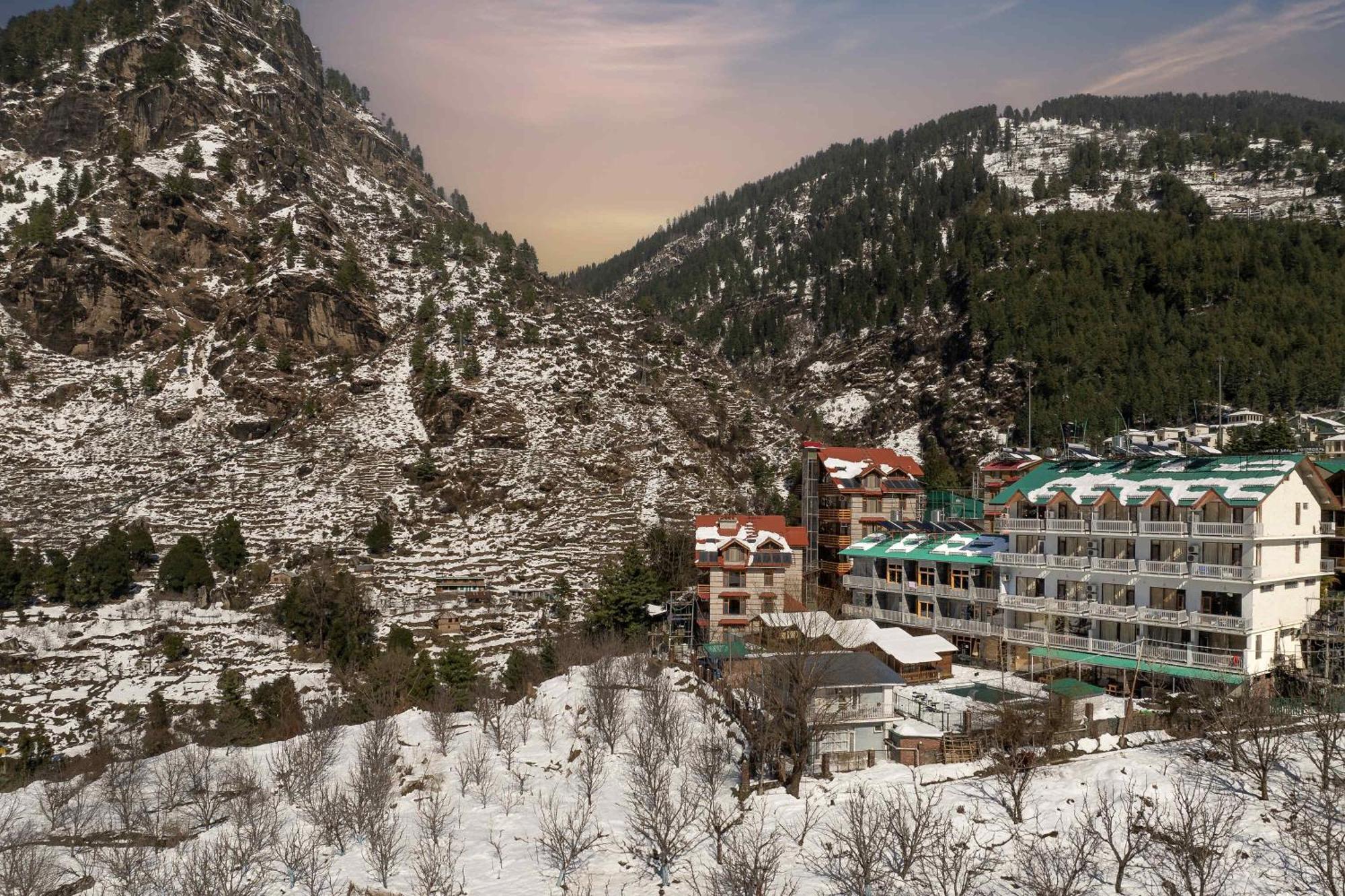 Готель Echor Himalayan Heights Luxe Manali Екстер'єр фото